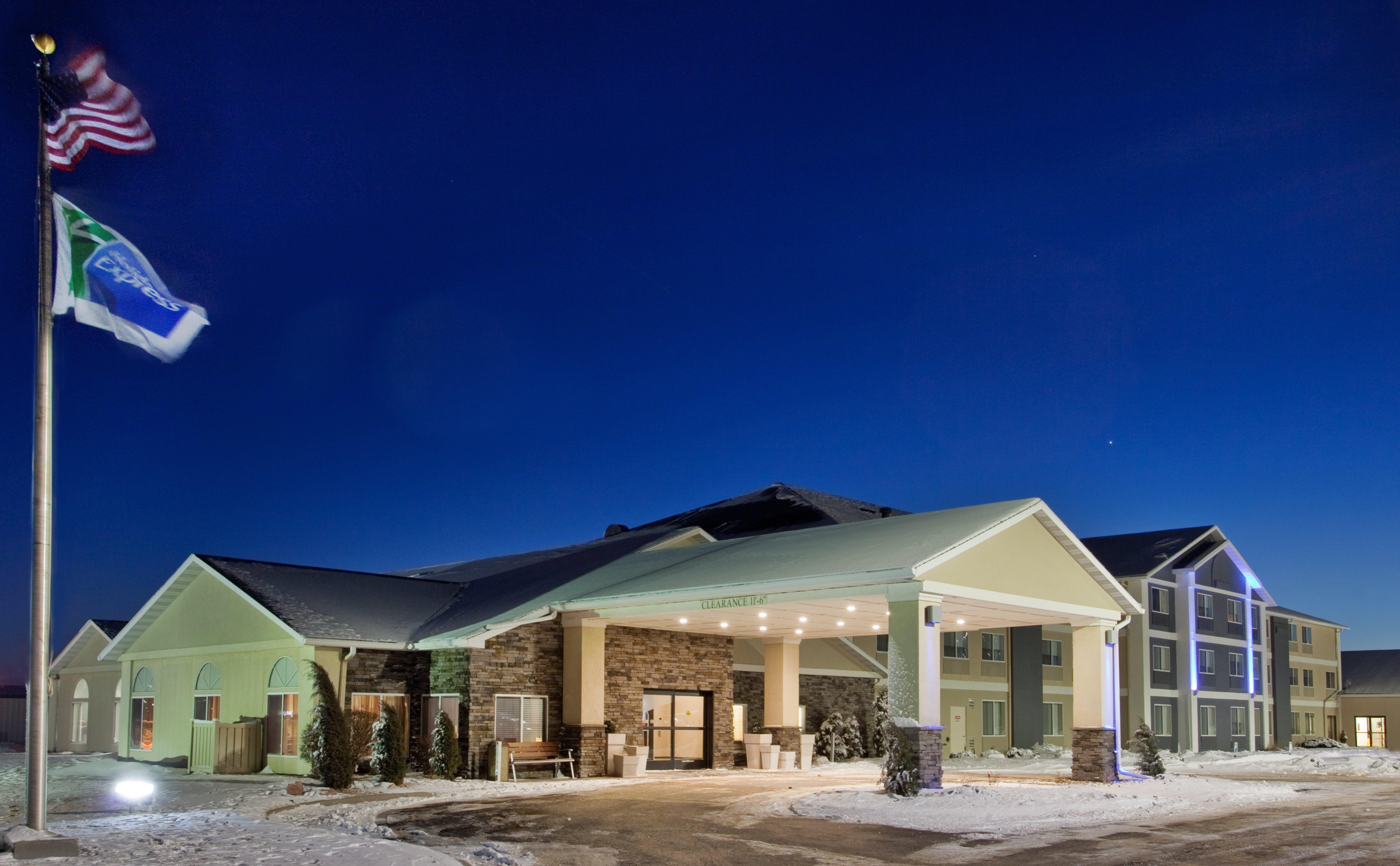 Holiday Inn Express Hotel & Suites Beatrice By Ihg Екстер'єр фото